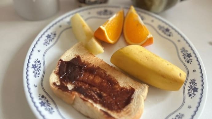 チョコクリームトースト・鶏五目おこわ・カニクリームコロッケ~食事記録